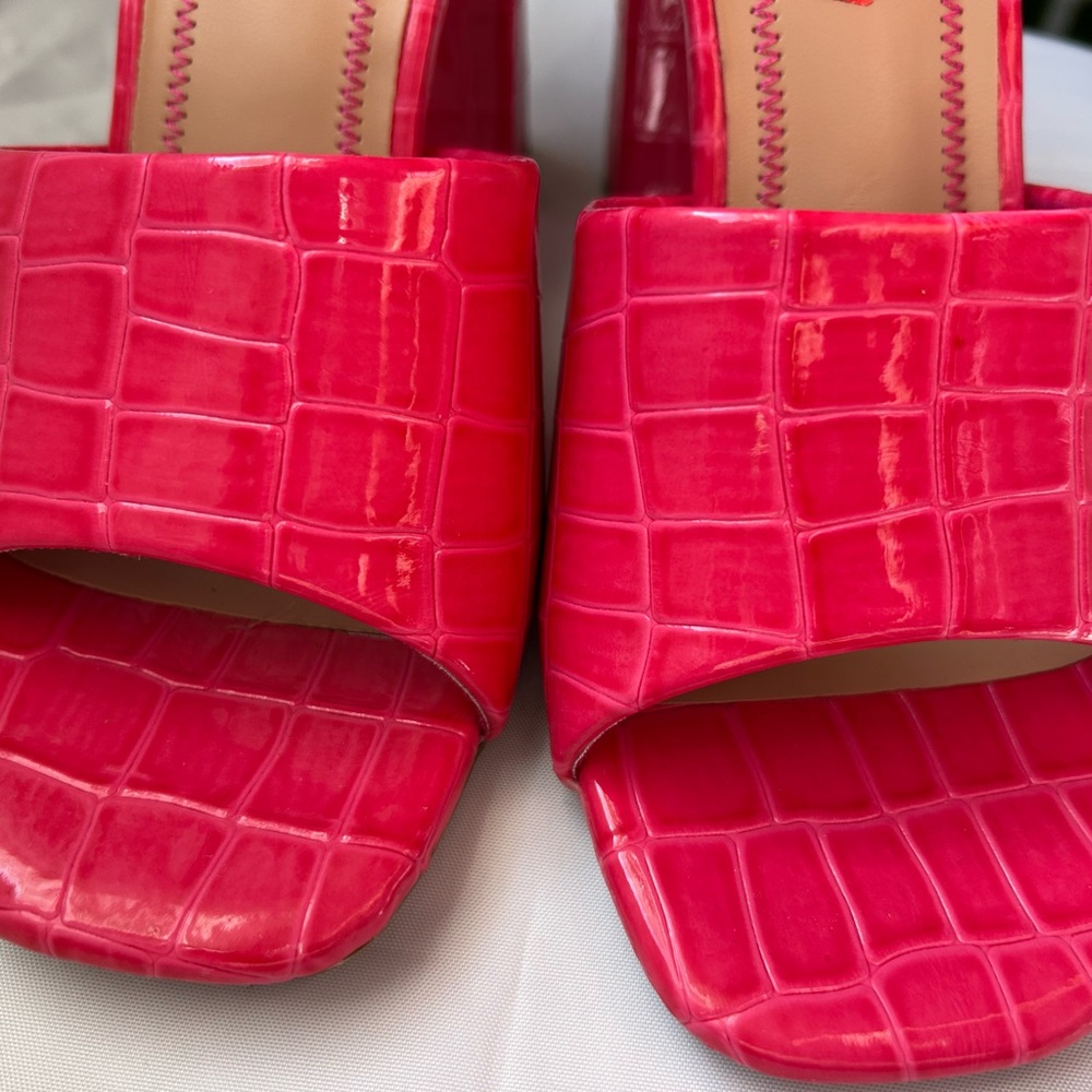 Elegant Pink Croc-Embossed Women's Shoes